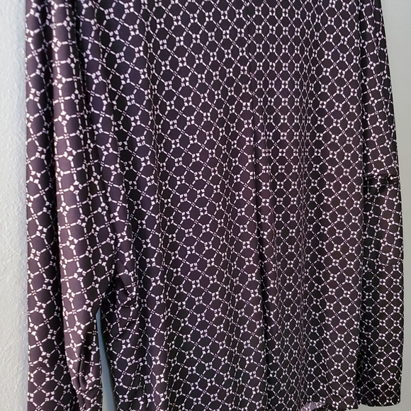 Graphic Print Blouse - Picture 4 of 6